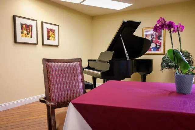 Villa Valencia Healthcare Center — photo from the business 4
