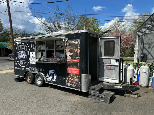 Seymour's Food Truck Halal — customer photo 6