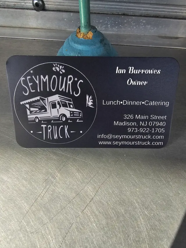 Seymour's Food Truck Halal — photo from the business 3