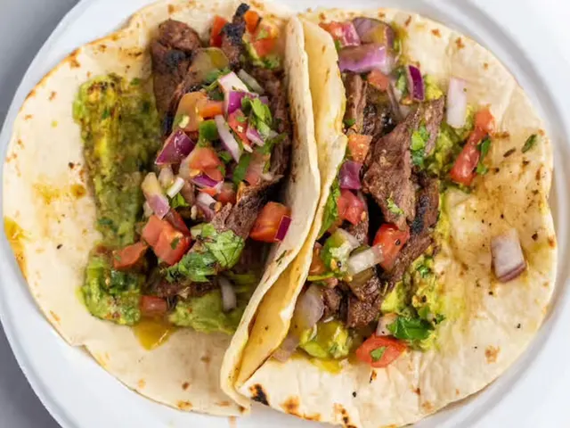 Seymour's Food Truck Halal — photo from the business 10