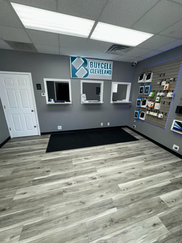 Buy Cell Cleveland iPhone Computer & Phone Repair — photo from the business 6