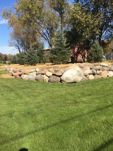 Lindstrom Landscaping & Design — photo from the business 3