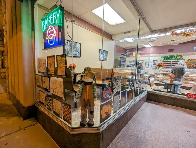 Elleson's Bakery — customer photo 8