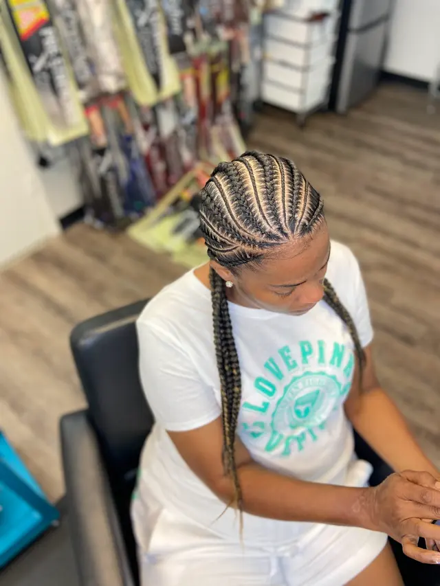 Jades Braids — photo from the business 7