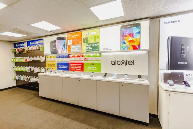 Cellphone Repair by Simple Mobile — photo from the business 9