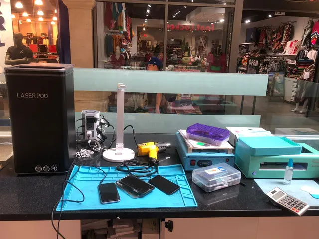 Cellaxs - Phone Repair, Tablet Repair, Computer Repair and Accessories — photo from the business 4