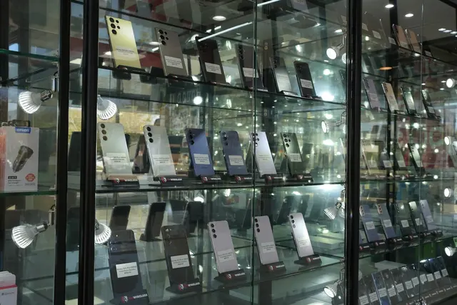 SM Wireless Repair, Sell, Buy — photo from the business 11