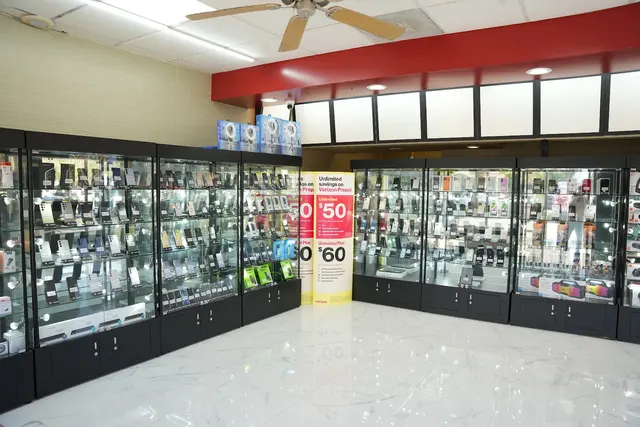 SM Wireless Repair, Sell, Buy — photo from the business 6