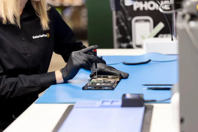 Batteries Plus Phone Repair — photo from the business 2
