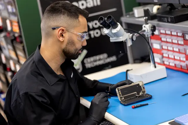 Batteries Plus Phone Repair — photo from the business 5