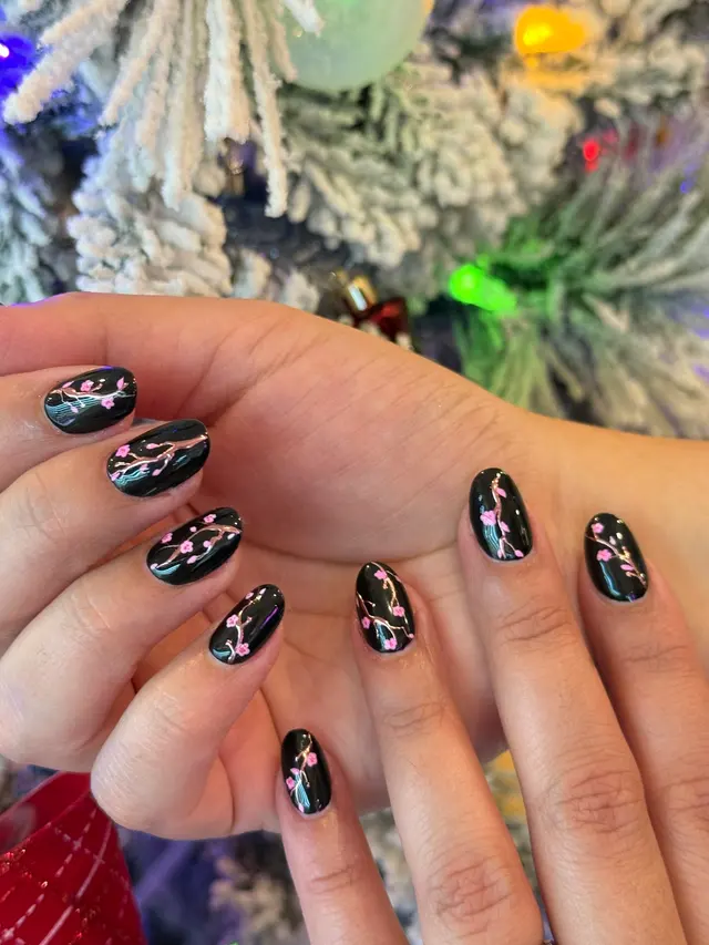 Selfie Nail Spa — photo from the business 12