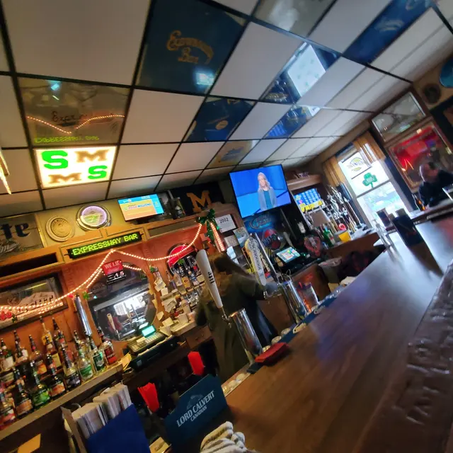 Expressway Bar — customer photo 1