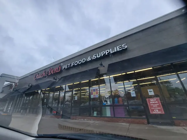 Chuck & Don's Pet Food & Supplies — customer photo 1