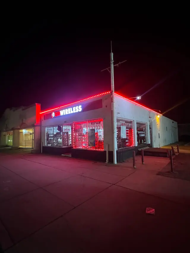 SM Wireless: Buy, Sell, Repair — photo from the business 3