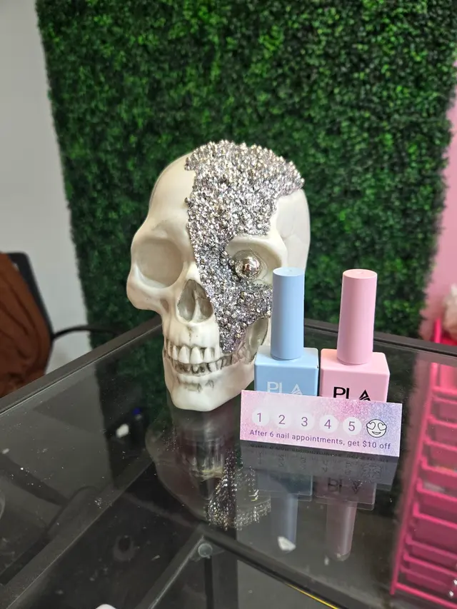 Glitter & Gray Salon — photo from the business 11