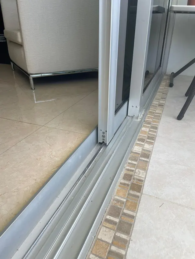DNA Sliding Doors — photo from the business 11