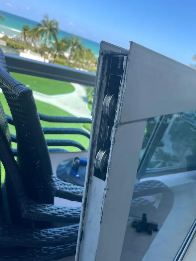 DNA Sliding Doors — photo from the business 12