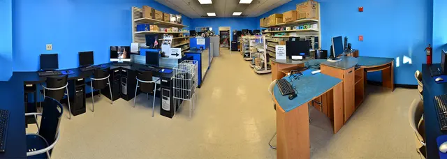 PC Warehouse — photo from the business 11