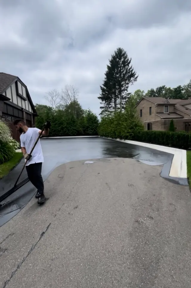 SealRite Sealcoating-Asphalt — customer photo 4