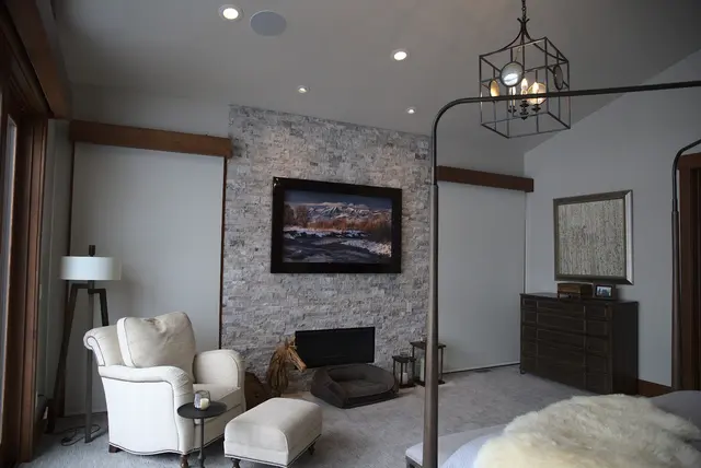 Lifestyle Electronics — photo from the business 7