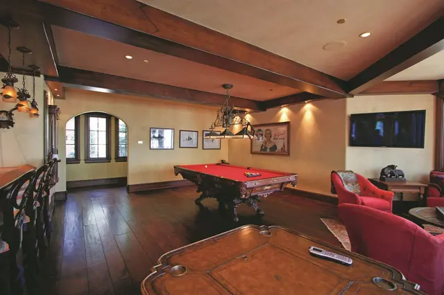 Lifestyle Electronics — photo from the business 11