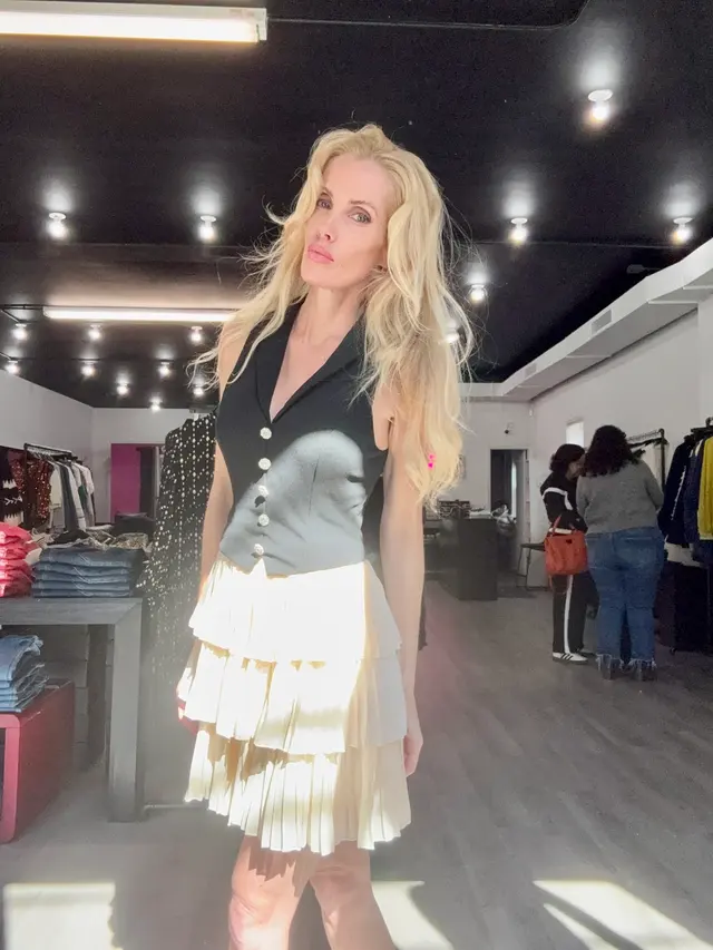 Collaboration Clothing Store — customer photo 4