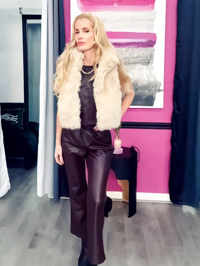 Collaboration Clothing Store — customer photo 3
