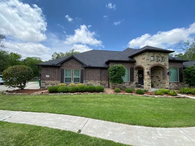 Reyes Lawn Care & Landscape — photo from the business 1