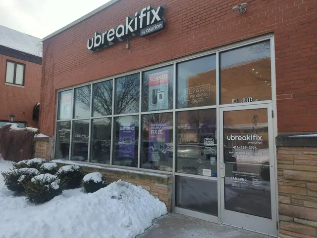 uBreakiFix - Phone and Computer Repair — photo from the business 1