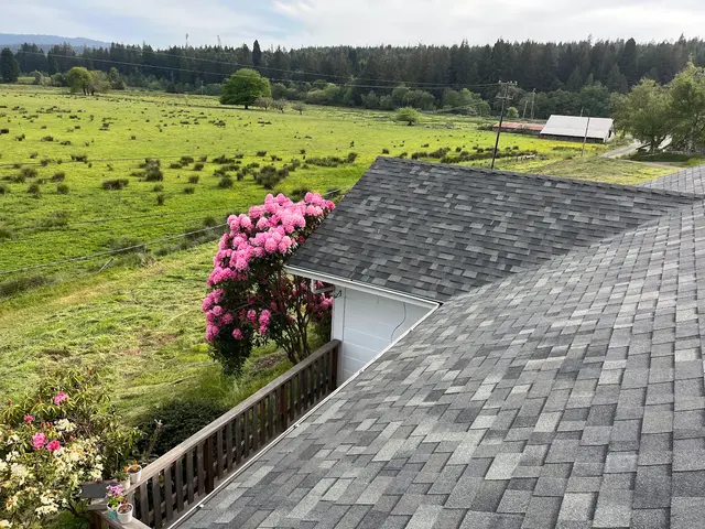 Mckinnon's Roofing — photo from the business 9