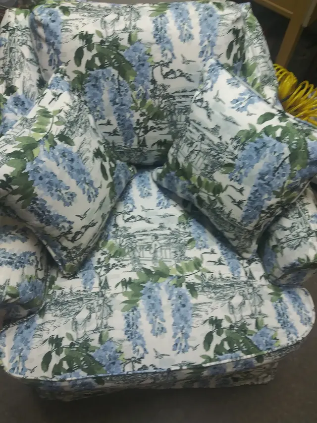 Freda's Tailoring & Upholstering — photo from the business 8