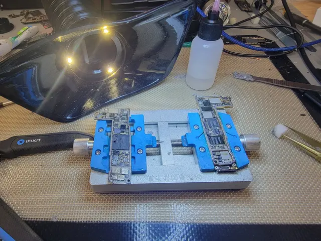 Dr. Fix It Cell Phone & Electronic Repair — photo from the business 5