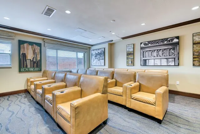 Hollywood Hills Senior Living — photo from the business 4