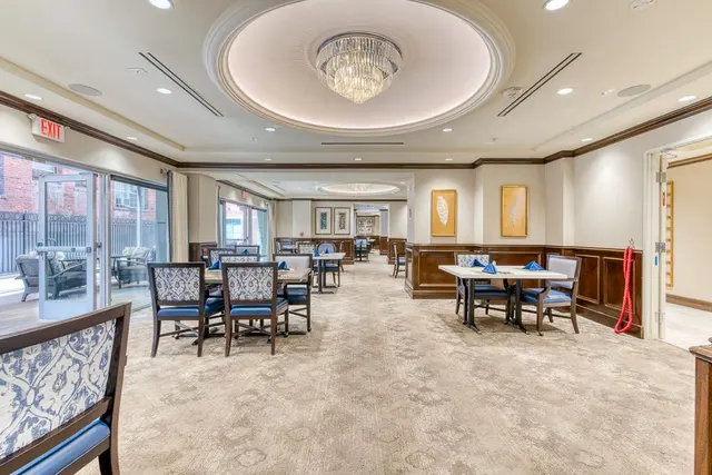 Hollywood Hills Senior Living — photo from the business 5
