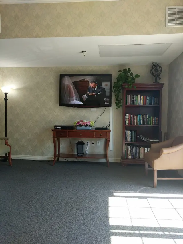Silverado Beverly Place Memory Care Community — customer photo 12