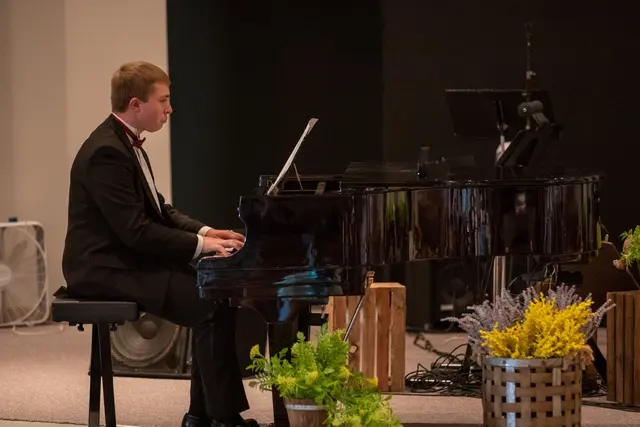 Josh Halbert Guitar Lessons and Piano Lessons Everett & Marysville — photo from the business 11