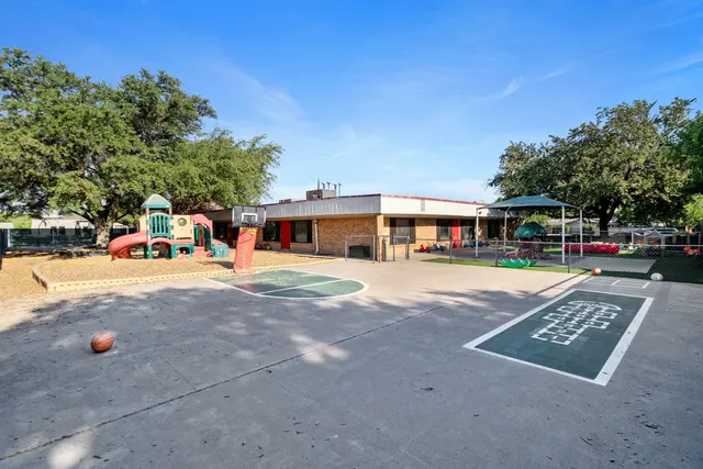 South Willis KinderCare — photo from the business 12