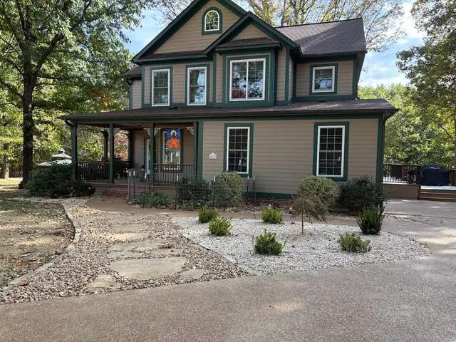 Creekside Landscapes — photo from the business 8