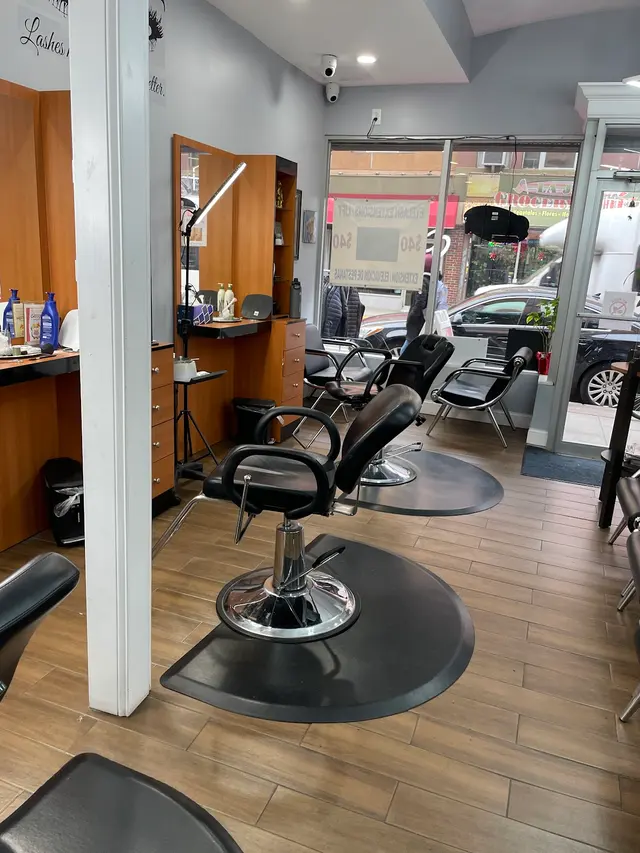 Diamond Unisex Beauty Salon (Threading & Lash Bar) — customer photo 4