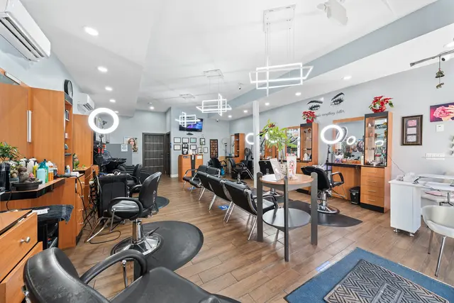 Diamond Unisex Beauty Salon (Threading & Lash Bar) — photo from the business 5