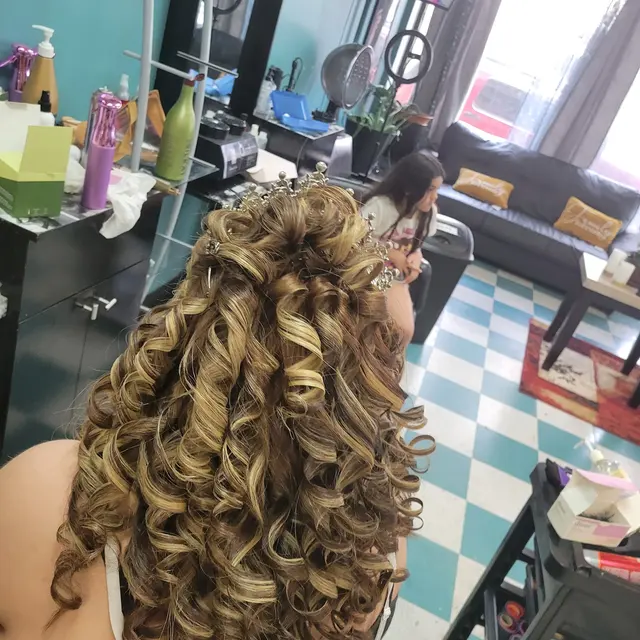 Angie Beauty Salon — photo from the business 1