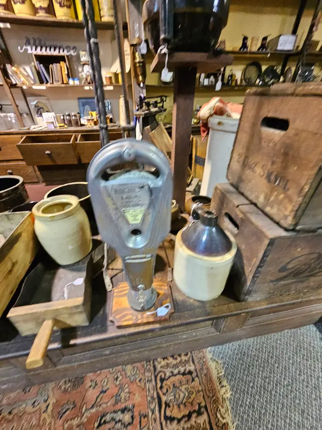 Customer photo of work by Pocket Change Antique Mall, from Moi l's review