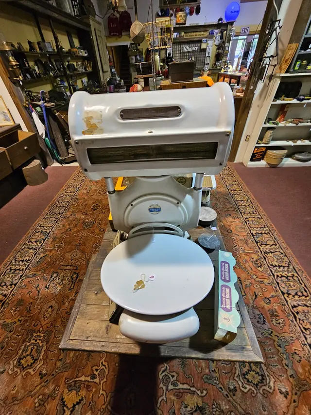 Customer photo of work by Pocket Change Antique Mall, from Moi l's review