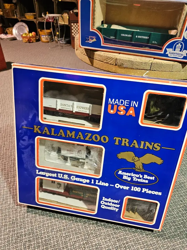Customer photo of work by Pocket Change Antique Mall, from Moi l's review