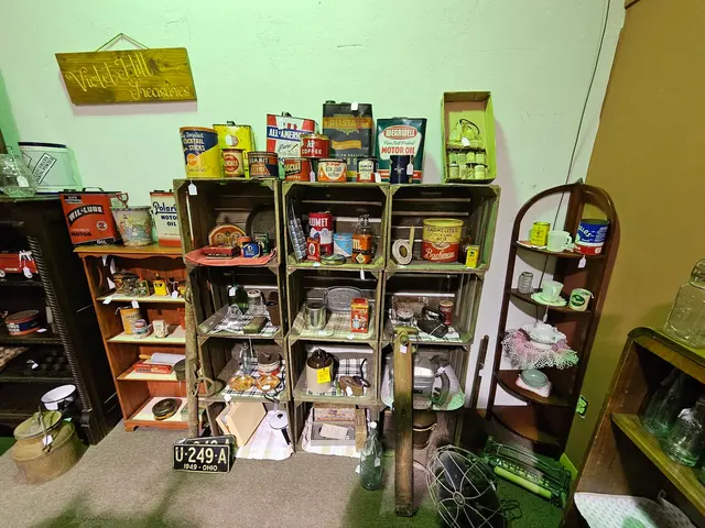 Customer photo of work by Pocket Change Antique Mall, from Moi l's review