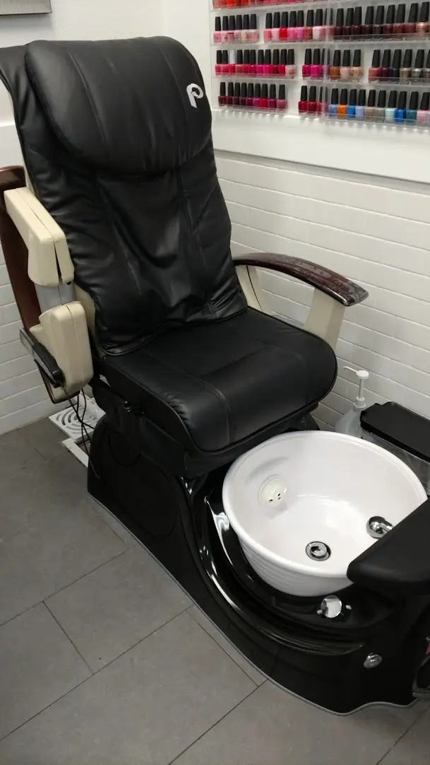 Bella's Hair Studio — photo from the business 12