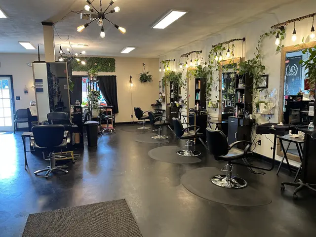 The TAJ Salon — photo from the business 3