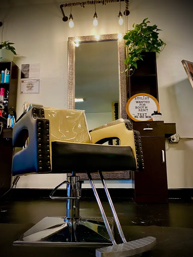 The TAJ Salon — photo from the business 8