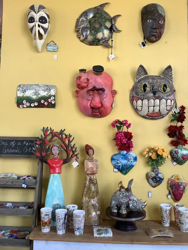 Dutch Alley Artist's Co-op — photo from the business 12