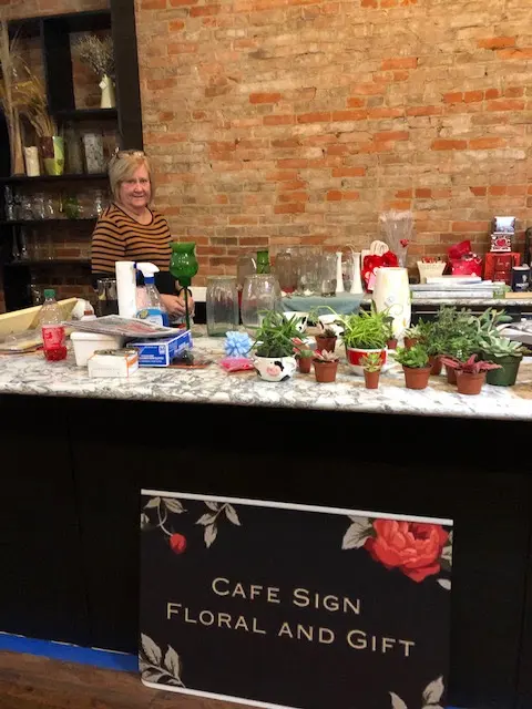 Cafe Sign Floral and Gift — photo from the business 6